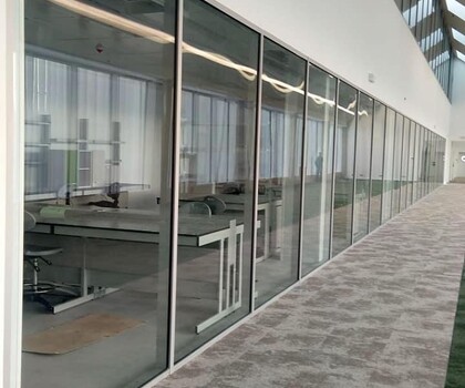 Цельностеклянные перегородки