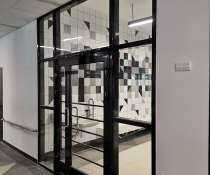 Черная дверь