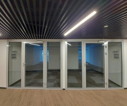 Двери из алюминия